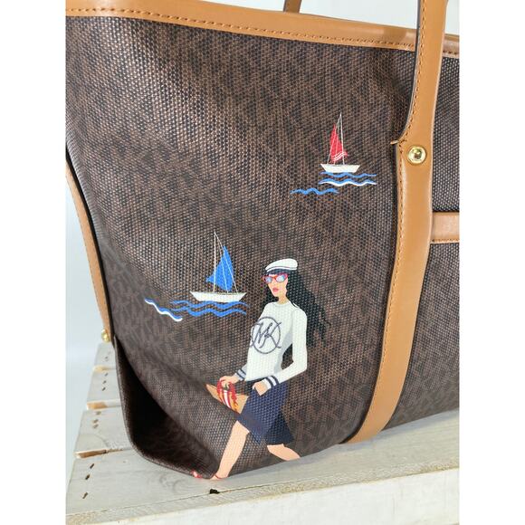 MICHAEL KORS, EXTRA LARGE SIGNATURE PVC LEATHER TOTE BAG - Picture 4 of 14